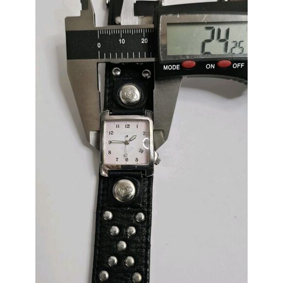 Ladies Pink Roxy Watch Soft Leather Band With Rivets Very Stylish - Picture 7 of 12